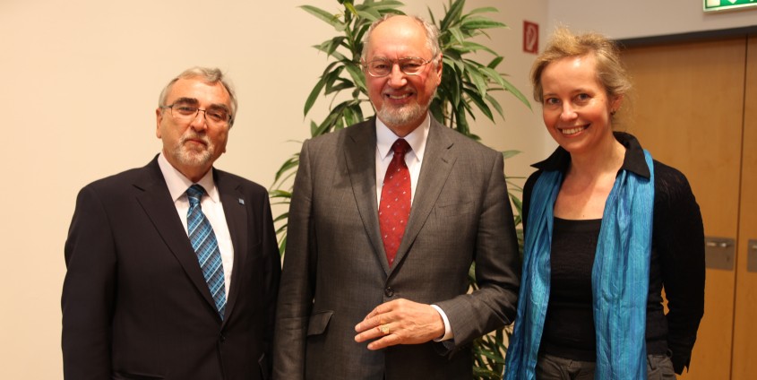 Heinrich C. Mayr, Winfried Müller und Barbara Kaltenbacher| Foto: aau/Hoi