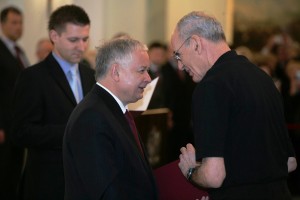 Präsidenten Lech Kaczyński überreicht die Urkunde an Univ.-Prof. Dr. Oded Stark Ph.D. | Foto: www.prezydent.pl