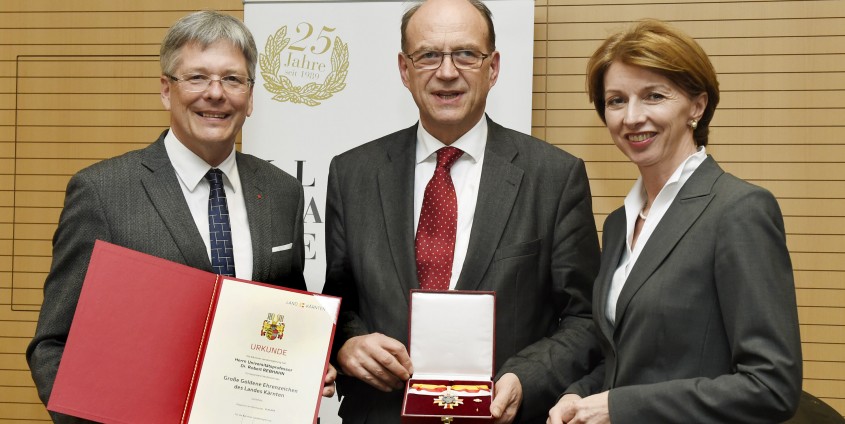Verleihung des Großen Goldenden Ehrenzeichens an Robert Rebhahn durch LH Peter Kaiser und LHStv.in Gaby Schaunig | Foto: LPD/fritzpress