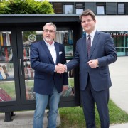 Rektor Vitouch und Altrektor Mayr bekräftigen die Einigung zum Wohle der Universität | Foto: aau/Hoi