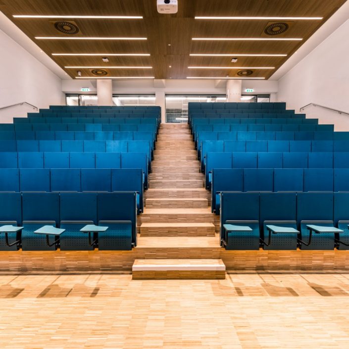 Hörsaal 4 bietet Platz für rund 200 Studierende