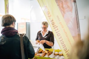 Freshmen Day 2017: Umliegende Gastronomen präsentieren ihre Köstlichkeiten (Wienerroither) | Foto: aau/ Christina Supanz