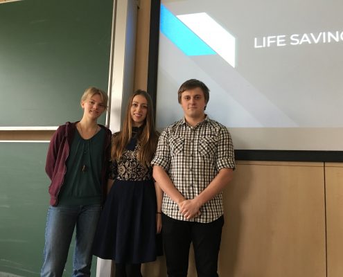 Katja Reiter, Dagne Galvanovska and Martins Vladimirovs present a live saving app, photo: Rondo-Brovetto P.