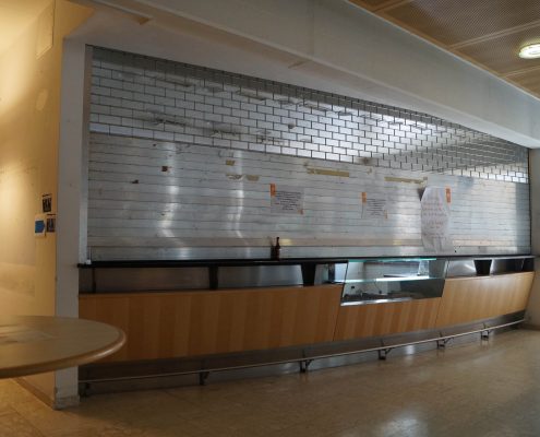 Geschlossene Mensa-Cafeteria während der Umbauphase