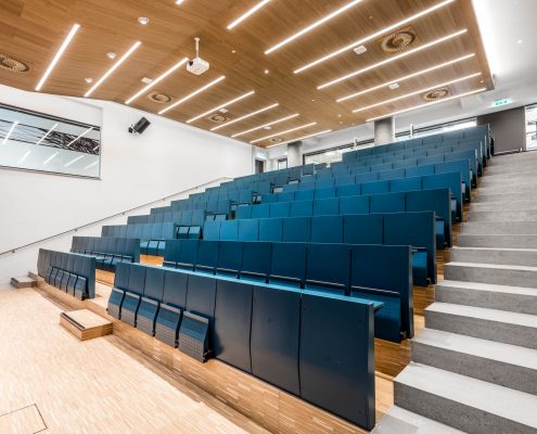 Der neue Hörsaal 1 bietet Platz für rund 190 Studierende
