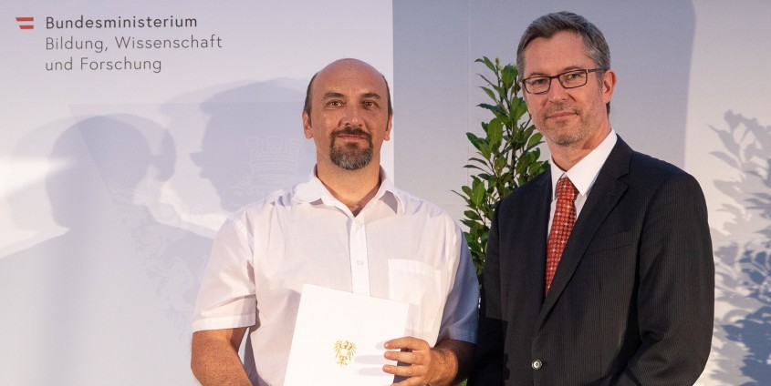 Shortlist-Nominierung bei Ars Docendi-Staatspreis mit Wilfried Elmenreich (links) und Sektionschef Elmar Pichl