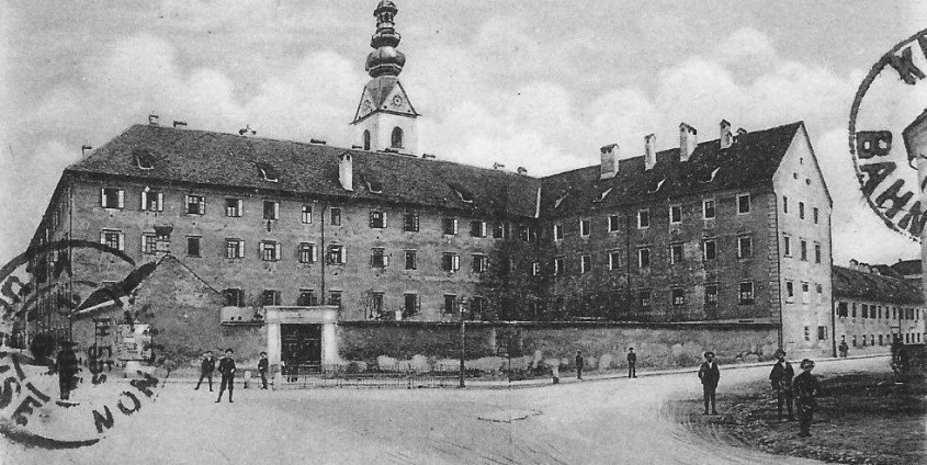 Das ehemalige Jesuitenkolleg am Domplatz in Klagenfurt, Postkarte um 1900 | Foto: Wilhelm Hartlieb