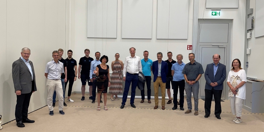 Der Forschungs- und Wissenschaftsrat Kärnten und eine Delegation vom Land Kärnten besuchten Europas größte Drohnenflughalle