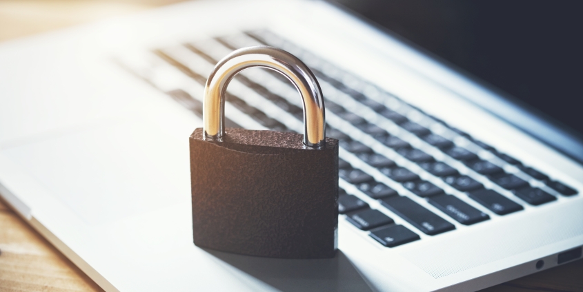 Lock on laptop as computer protection and cyber safety concept. Private data protection from hacker malware/(c)AdobeStock_203966406