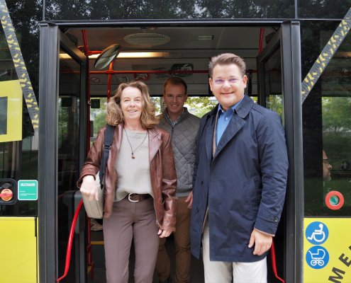 Neue Buslinie C zur Universität | Foto: Rektor Oliver Vitouch, Senatsvorsitzende Larissa Krainer und ÖH-Vorsitzender Ferdinand Raunegger