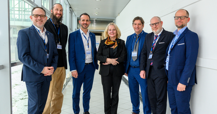 Andrej Zwitter, Johannes Oberzaucher, Jan Steinbrener, Ada Pellert, Christian Menard, Karl Cernic, Michael Trapp (v.l.n.r.)