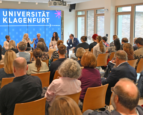 #allesUNI: Podiumsdiskussion „Das Bild Kärnten im Wandel“ anlässlich des Welttags der Kreativität und Innovation