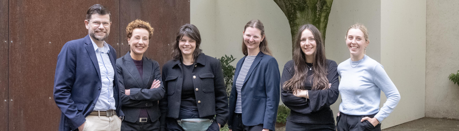 Das österreichische DIACOMET-Projektteam vom Institut für vergleichende Medien- und Kommunikationsforschung (v.l.n.r.): Tobias Eberwein, Krisztina Rozgonyi, Christina Krakovsky, Sandra Förster, Marie Rathmann, Marina Lindmeyr (Foto: L. Amigo)