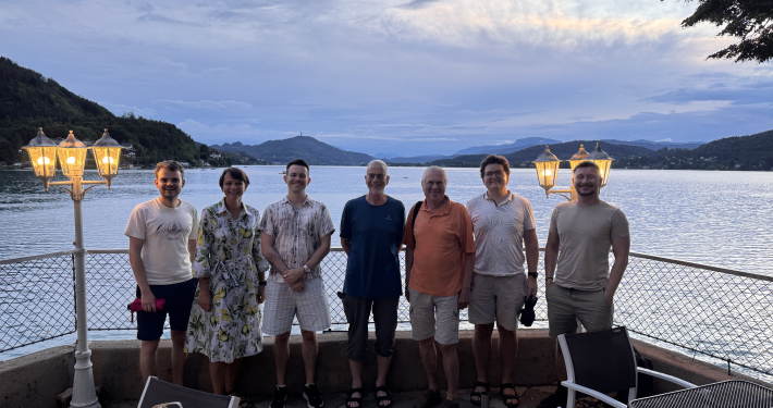 Gruppenfoto vor dem Wörthersee
